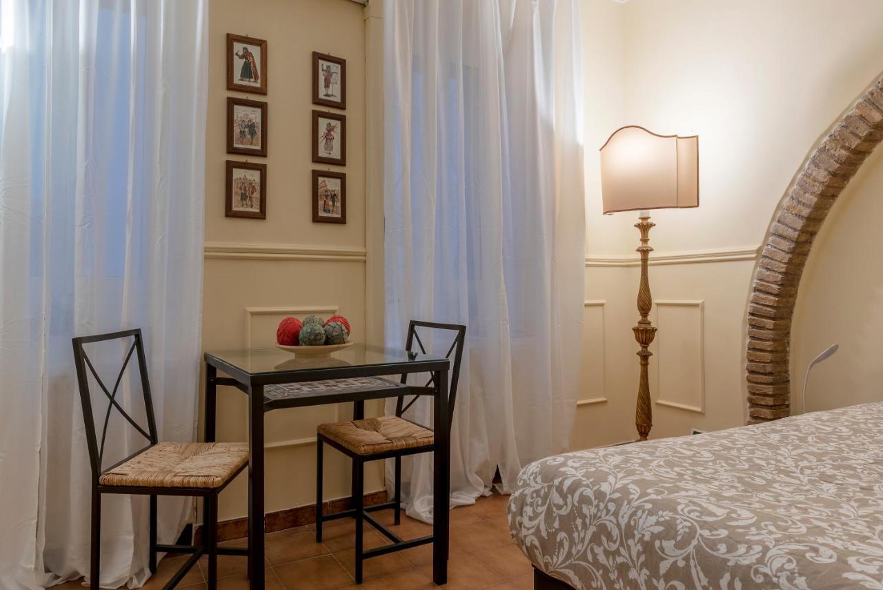Piazza Navona & Pantheon Central Apartment Рим Екстериор снимка
